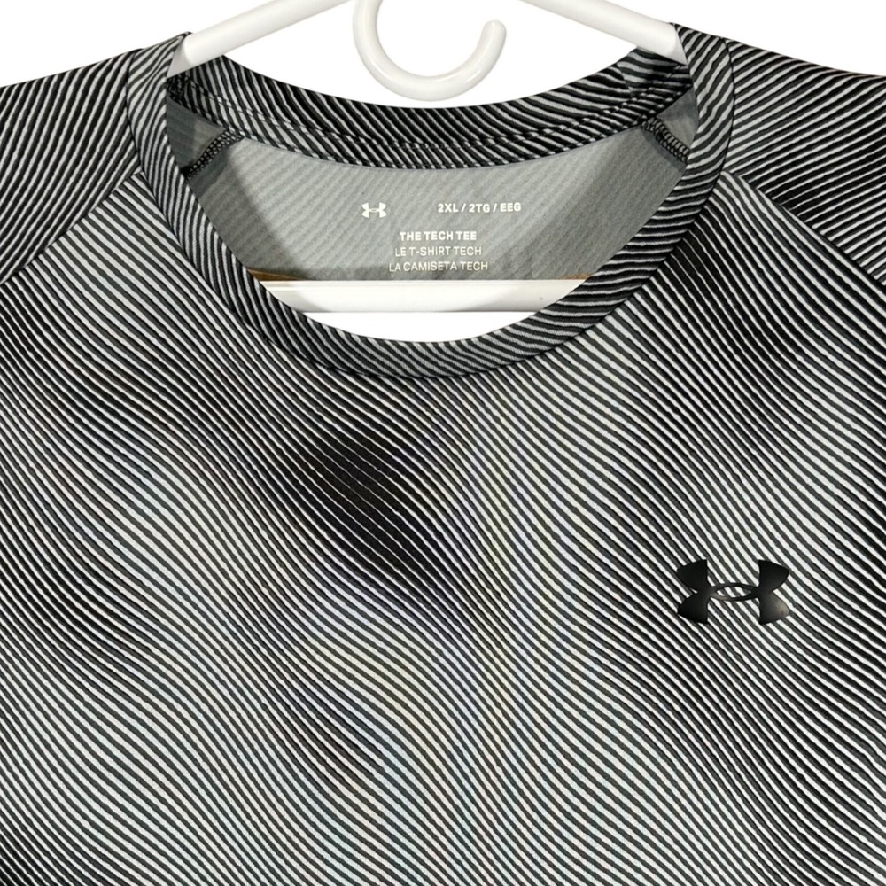 Under Armour Tech Tee Mens 2XL‎ Black White Striped Loose Fit Training Shirt